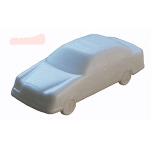 100均のハンドカッターで車の模型を作ります