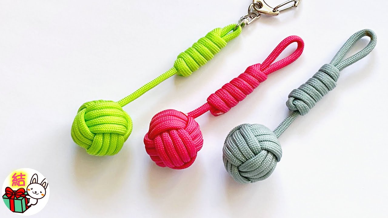 モンキーフィスト網をアレンジしたカラーパラコードキーホルダ