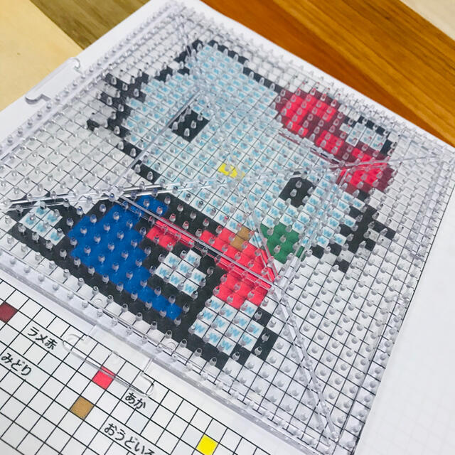 アイロンビーズで作るキティちゃん かわいさ溢れるフォトフレームWEBOO ウィーブー暮らしをつくる