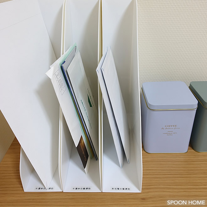 セリアの「スマートボックス」を使ってA4ファイルをコンパクトに積み重ね収納けちは生活の知恵