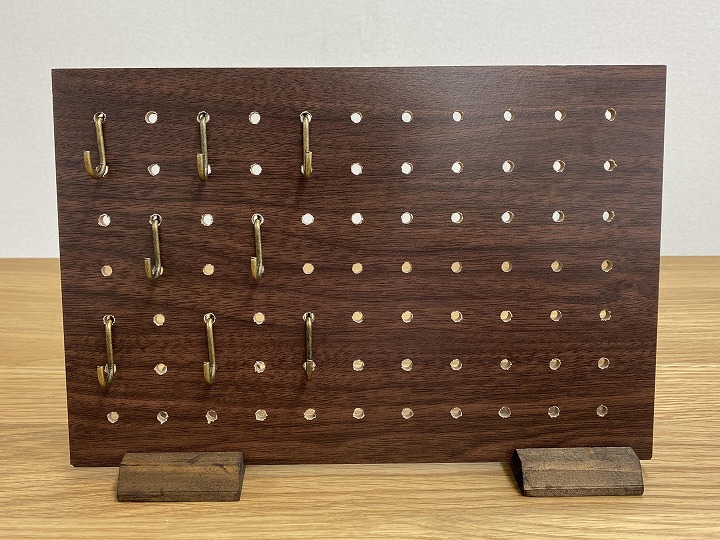 ダイソー 100均一のデザインボードを繋げて推しグッズを飾る方法ゆるりと推し活OTONASHI BLOG