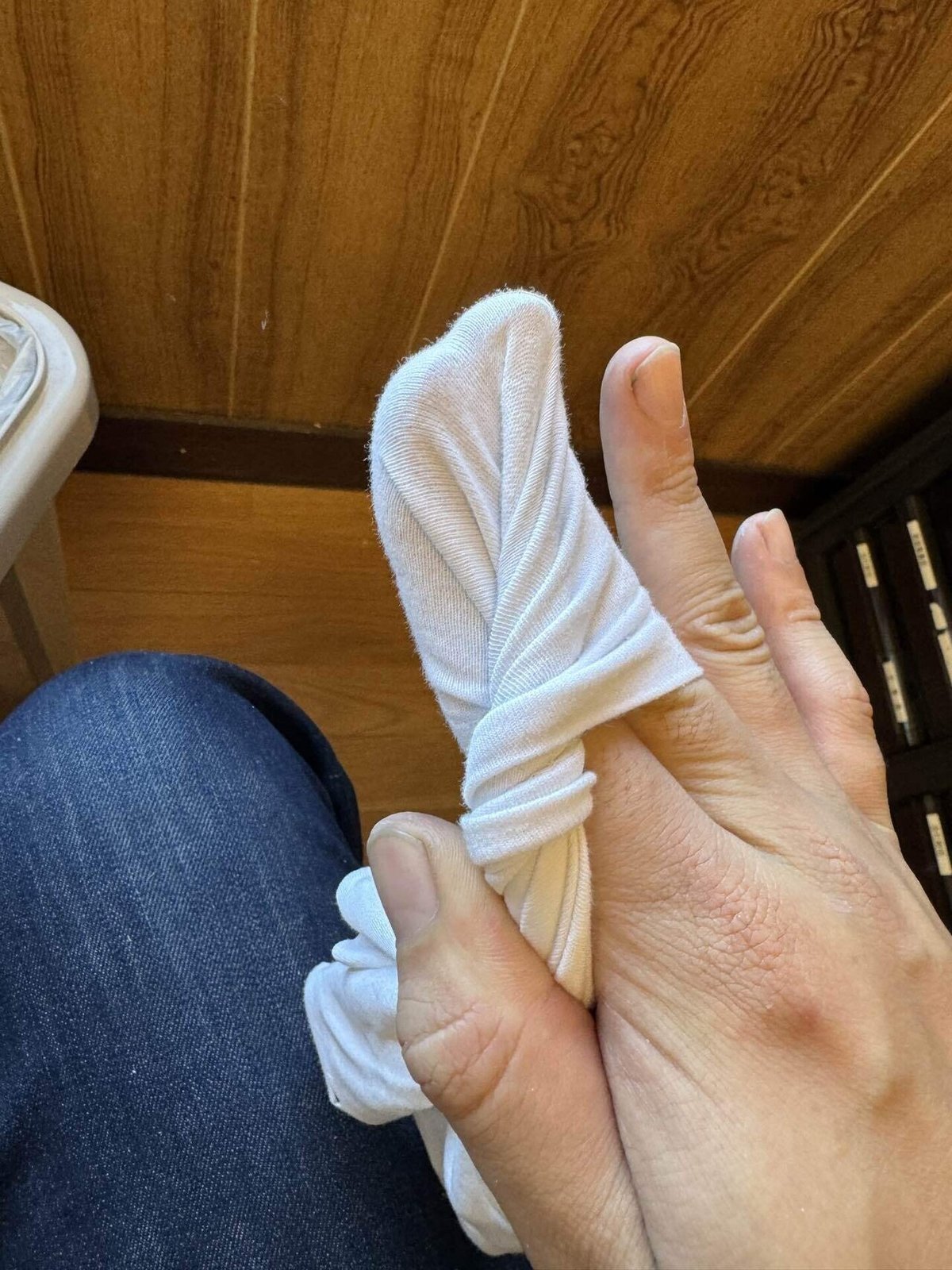 ストレスから解放 テプラを剥がした時のテープの残りへの対処法８選YOU BLOG