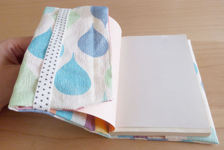 文庫本サイズの簡単ブックカバーの作り方Craftie Style