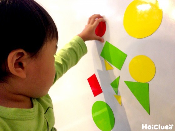 100均グッズで知育！ホワイトボードで「パズル&積み木遊び」おもちゃの作り方 - ゆっくり歩いていこう