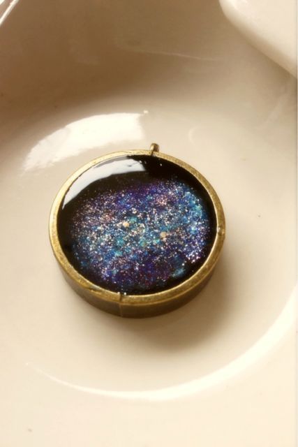 簡単に宇宙塗り！球体レジンで作る宇宙玉ピアスの作り方じーこのハンドメイド日記