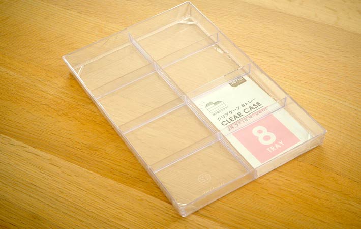 ♡ セリア クリアピクチャーケース カトラリー ホワイトレース レース柄が可愛い収納ケースです💕 我が家では カトラリーケースとして使います🤗どの100均にも販売されていて 人気のロングセラー商品ですよ🤗 耐熱：70℃ 耐冷：-20℃ 原材料：ポリスチレン 安心の日本