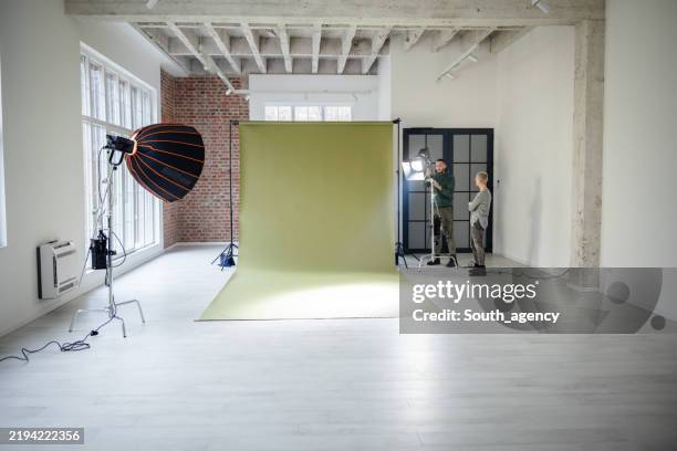 UE5 Unreal Engine 5 で背景を綺麗なグリーンバック クロマキー用の緑の背景 に設定する方法：影やグリーンの映り込みを無くしてみた