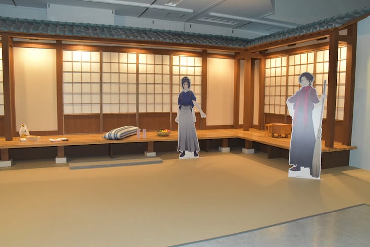 おそ松さん』6つ子の部屋再現やパネル展示など盛りだくさん！ 物販イベント“松野商店”開催中おそ松さんビーズログ.com