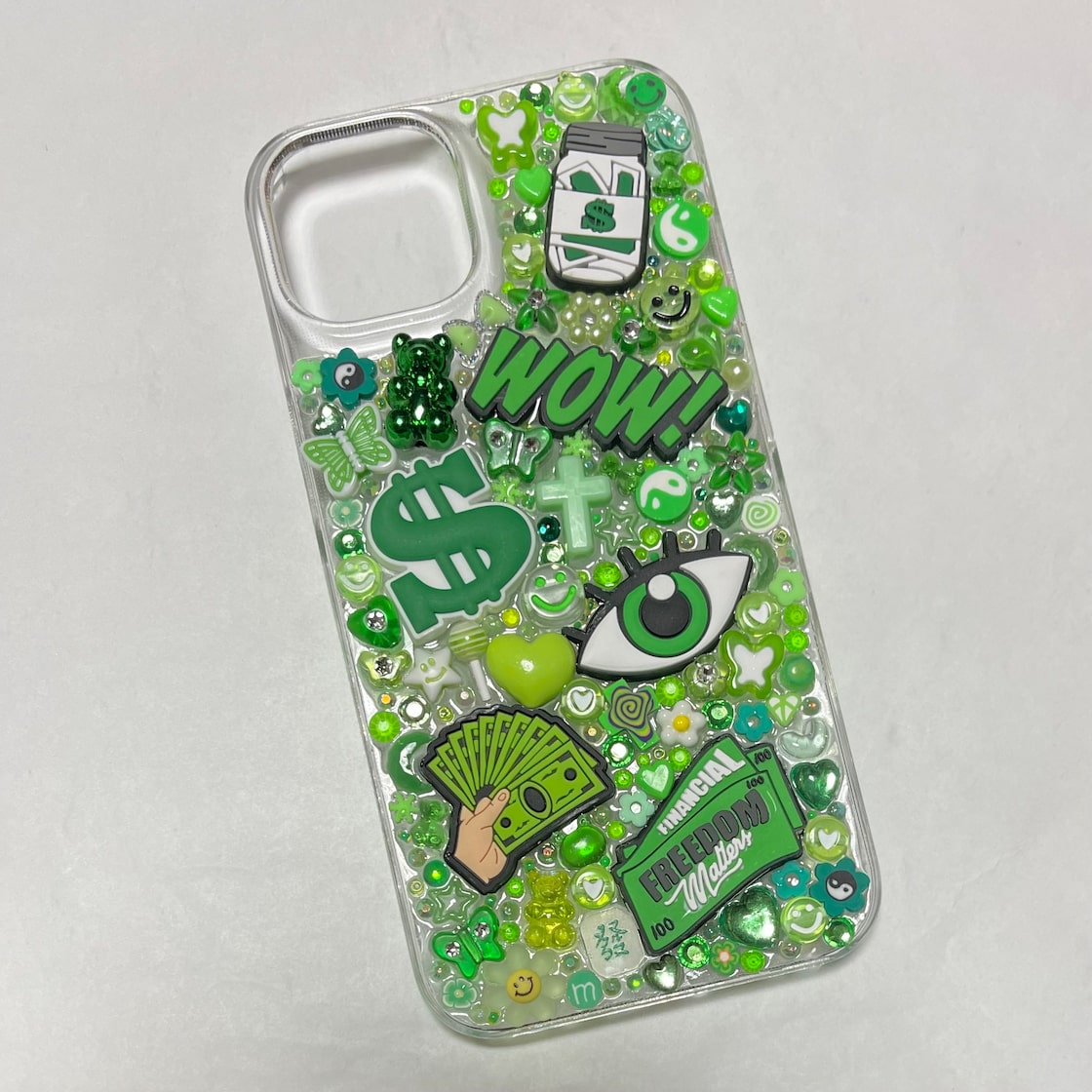 思わず「かわい〜」って声に出る。スマホケースだけじゃない！試したい“ボンボンドロップシール”アレンジ5選 - isuta イスタ-私の“好き”にウソをつかない