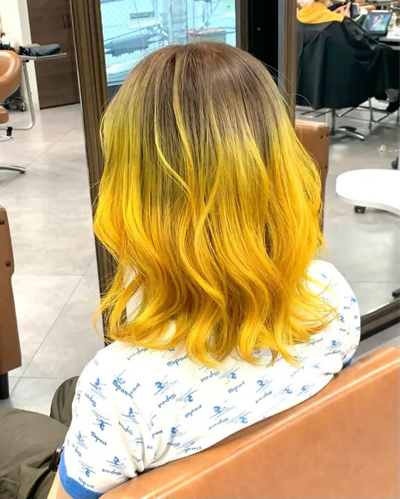 ルーツカラーとは？おすすめヘアカラーデザイン13選 オーダーする時のポイントを解説 - LALA HAIR MAGAZINEララヘアマガジン