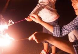 電車で傘持って座るときどうやって持つ?迷惑じゃないたった1つ方法若者の味方サークル！大人のバカな意見はシカトでOK♪