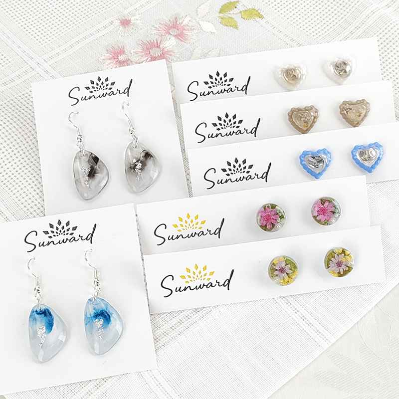 ぷっくりつやつや＊「レジン」アクセサリーの作り方＆素敵な作品をご紹介キナリノ