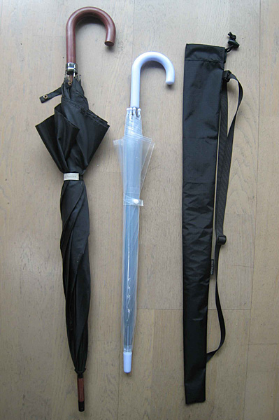 駅で見かけた『マナー意識の高い女性』 濡れた傘の扱いに「やだ素敵」 – grapeグレイプ