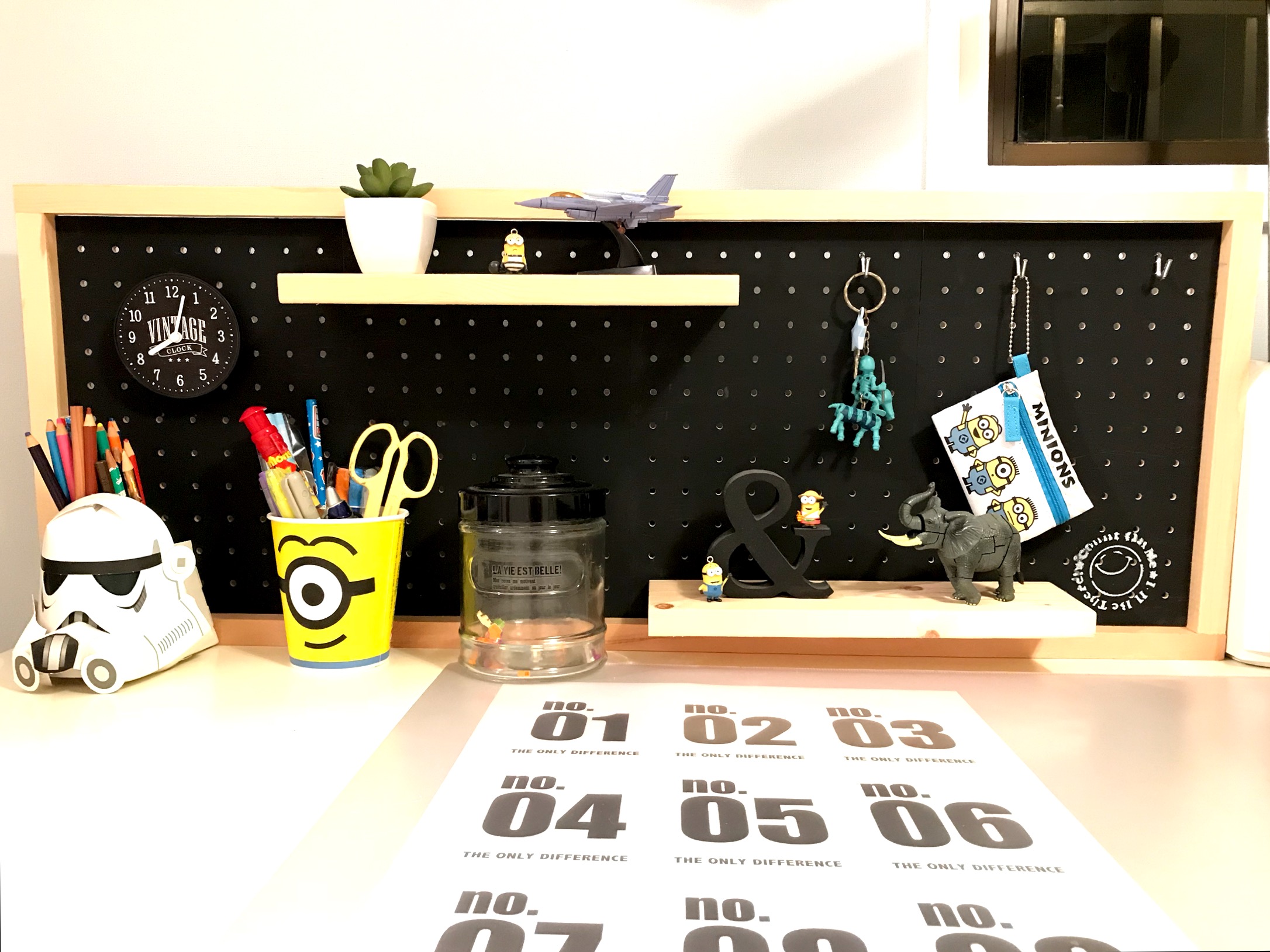 ダイソーDIY デザインボードでおしゃれに収納！文房具やアクセサリーを飾って収納する100均・無印良品マニアの片付け収納ブログ