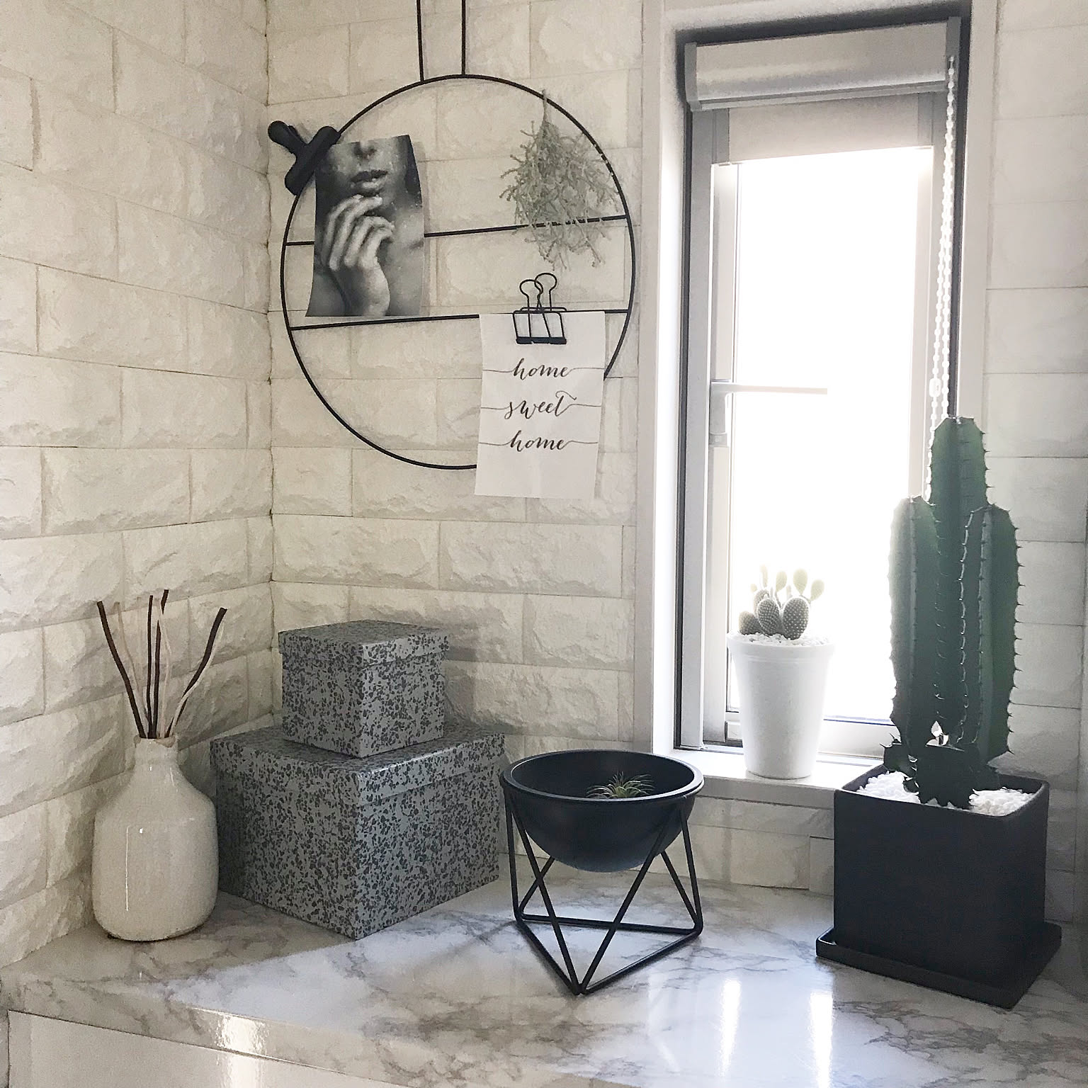 お家のイメチェンには100均リメイクシートが最高！〜タイル&ガラスシート編〜 - 株式会社ワッツ