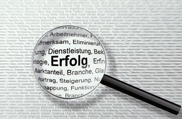 小さな文字を超拡大＆見やすい色にできる、iPhone「拡大鏡」の使い方 - iPhone基本の「き」 311マイナビニュース