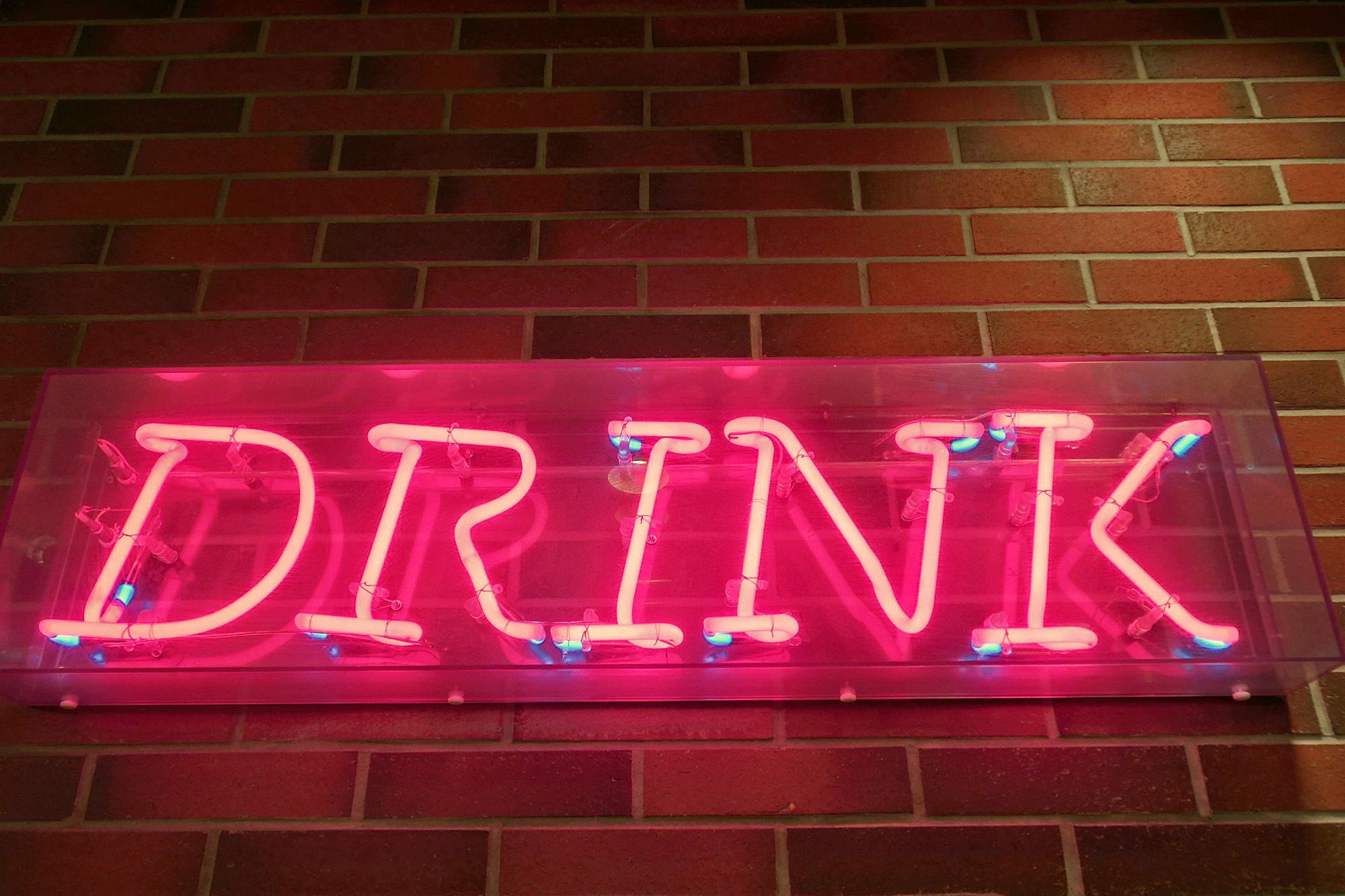 世界に一つだけの看板！オーダーメイドのネオン風LEDライト