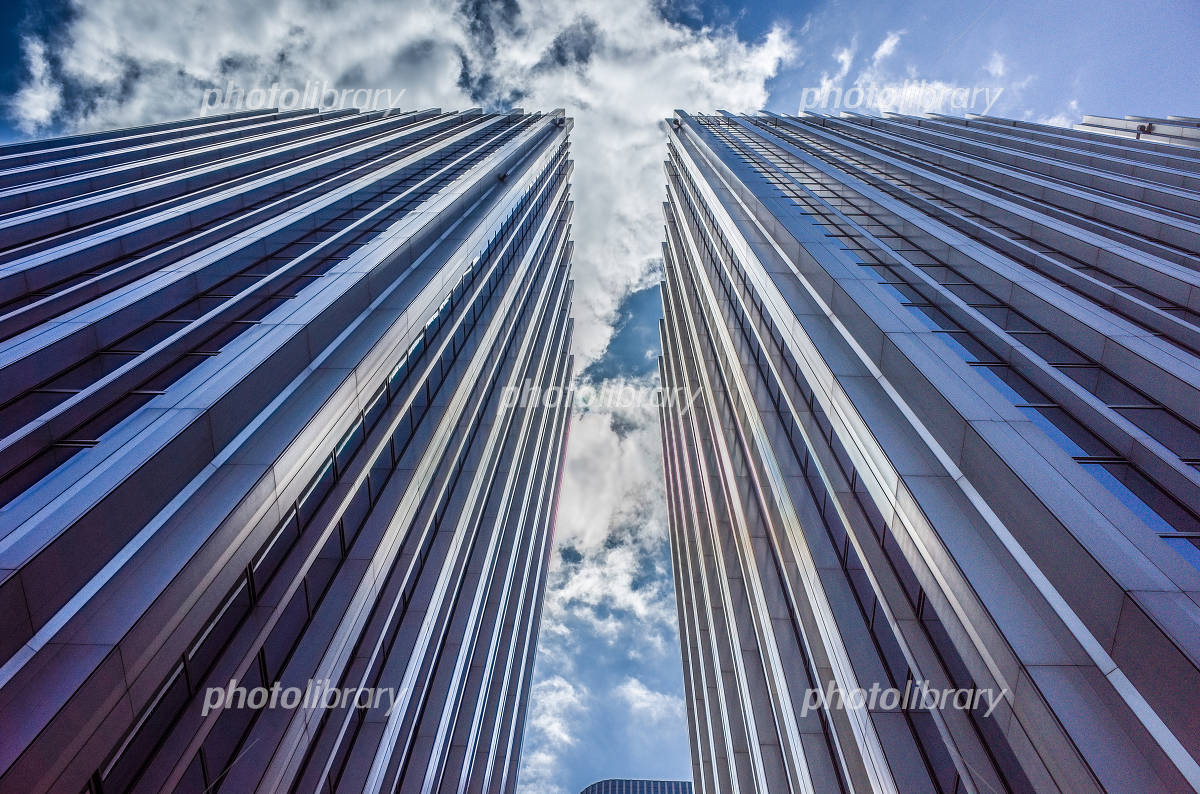 ビルの外壁にクローズアップした抽象的な都市のテクスチャの写真素材FYI01195747ストックフォトの QleanMarket キュリンマーケット