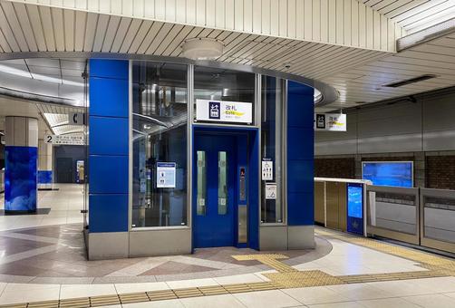 エレベーターの中の写真素材写真素材なら「写真AC」無料 フリー ダウンロードOK