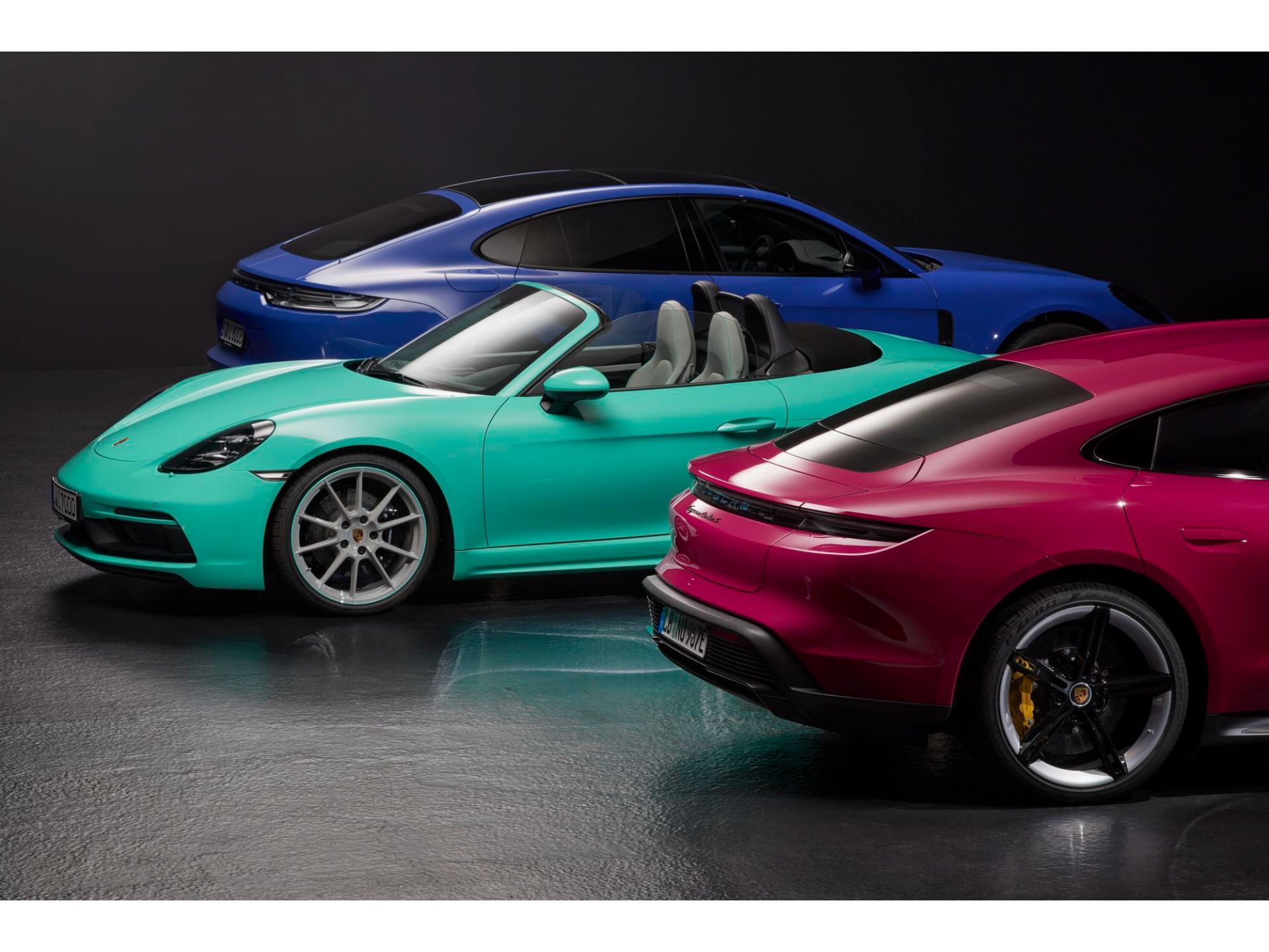 PTSカラーのポルシェ911 GT3992 たちと、ボディカラー全色比較