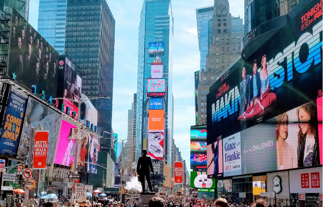 立体広告 3D広告 とは？立体広告の仕組み、費用、事例について解説