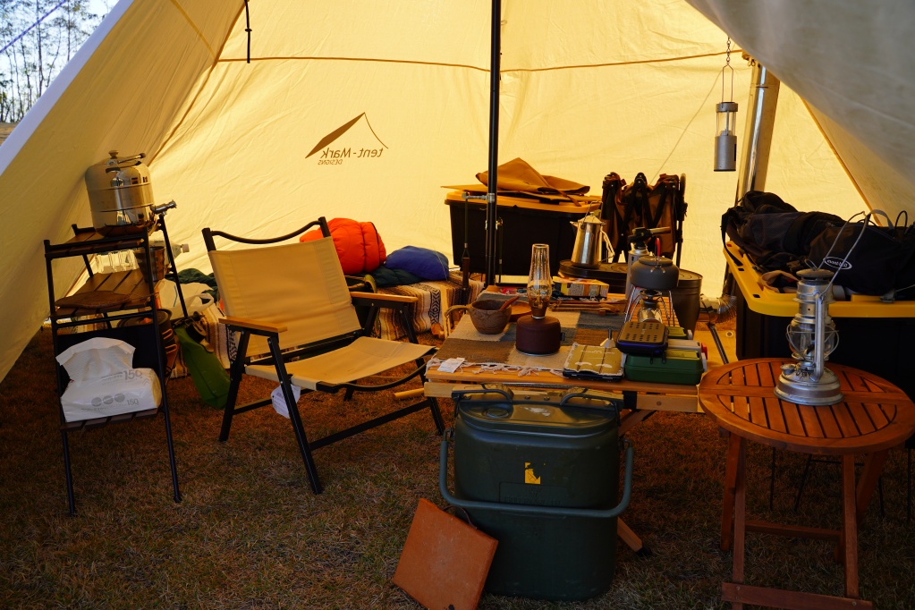 インスタのストーリーに写真を2枚以上載せる方法と、おしゃれな加工アプリをご紹介します♡