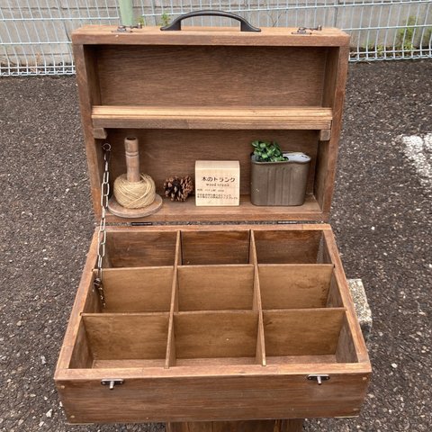 小瓶とミニリース付き飾り いつものようにイニシャルは ランダムです イベントにお持ちします 朝晩寒くなってきて 朝晩は靴下履きだしました木工雑貨木工 ミニリース 花雑貨 雑貨 インテリア イニシャル ランダム ハンドメイド雑貨 手作り ハンドメイド イベント