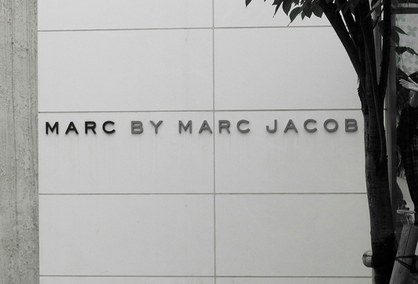 マーク・ジェイコブス トートバッグ レディース ブランド MARC JACOBS THE MICRO TOTE レザー ベトナムH052L03FA22 BLACK-WHITE ブラック バッグ -腕時計のななぷれ - プレゼント＆ギフトのギフトモール