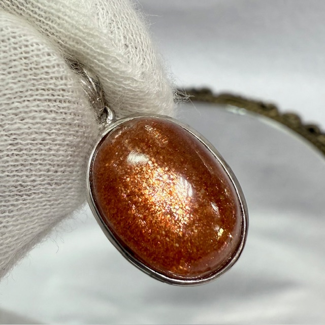 ラブラドライトの握り石です♪