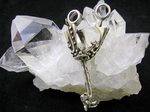 水晶の宝珠です♪, ブラジル産、約48×49ミリ, 満願成就のお守りとも言われる手のひらサイズの水晶宝珠です☆,宝珠,摩尼宝珠 ,如意宝珠,チンターマニ ,満願成就 ,意のままに願いを叶える珠 ,水晶宝珠 ,天然石,天然石アクセサリー,パワーストーン,ペトラ,アスピア明石,ディスプレイ,隠れ家ショップ,贈り物ギフト,