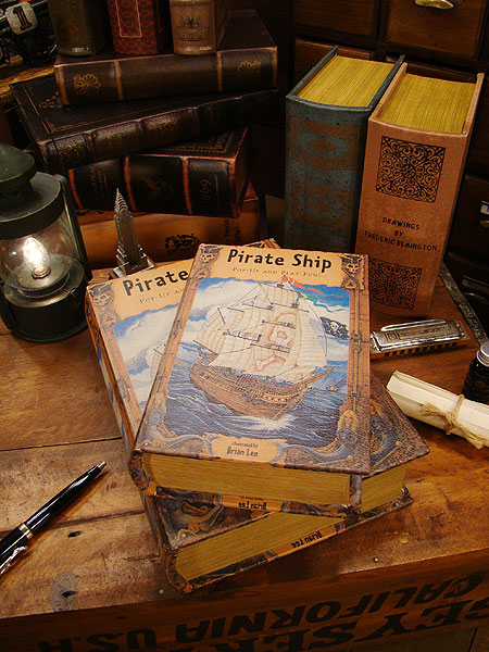 楽天市場 ブックボックス 本型 小物入れ おしゃれ ブック型 収納ボックス 洋書 かわいい アンティーク レトロ 雑貨 収納ケース BOX フラワーブックボックス ノスタルジック 6カラー : ギギｌｉｖｉｎｇ