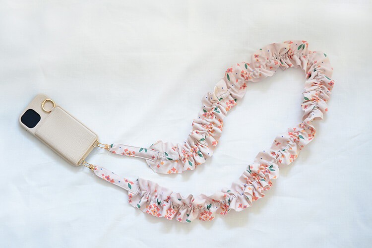 短時間＆簡単 スマホショルダーを作ってみよう！～好きなカラーの紐でオリジナルスマホショルダー作り～ -日本紐釦貿易大阪の手芸用品・服飾材料の卸売・仕入れ専門店