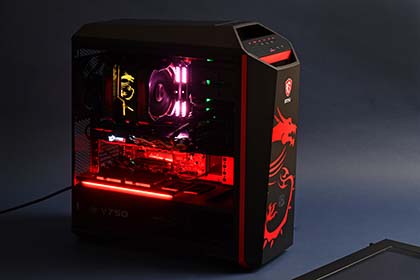 力強いドラゴンのロゴ