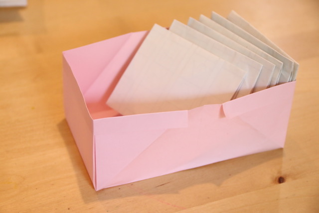 チラシで作るゴミ箱がエコで便利すぎ！4パターンの作り方を徹底解説2ページ目- macaroni