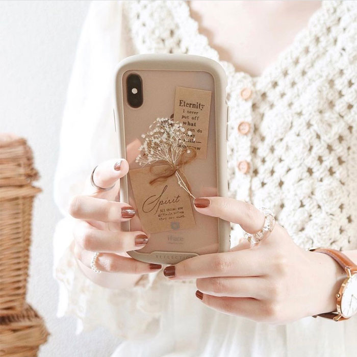 高校生のスマホケースはアレンジしやすい透明ケースがダントツ人気！ 高校生なうスタディサプリ進路 高校生に関するニュースを配信