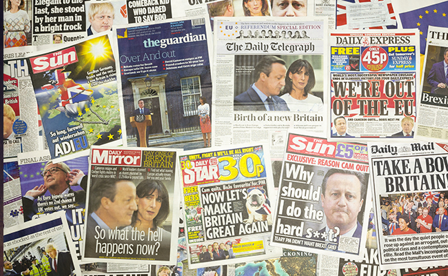 英字新聞デザインペーパー アンティーク 海外 コラージュ素材 紙モノおすそ分け - メルカリ