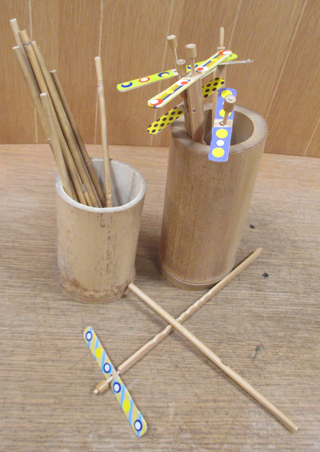 ≪楽しい≫ 竹製 昔あそび 竹製水でっぽう 竹製玩具 昭和レトロ 竹 水鉄砲 手作り キット 自由研究 学習教材 教材の通販価格比較のビカム