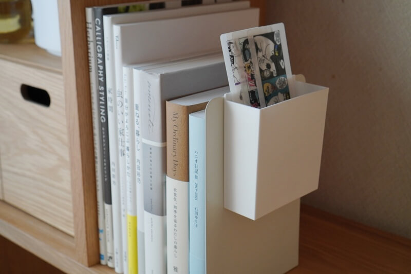 楽しく快適な読書ライフのために。おしゃれな「ブックスタンド」を活用しようキナリノ