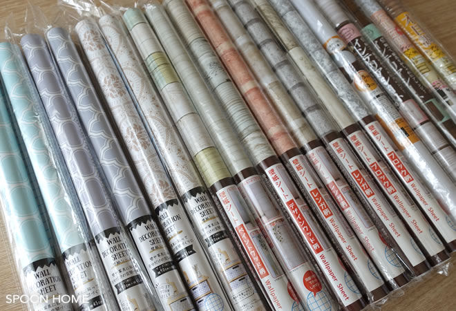 100均ダイソー「リメイクシート」の種類やサイズ。大理石やレンガ、木目が人気