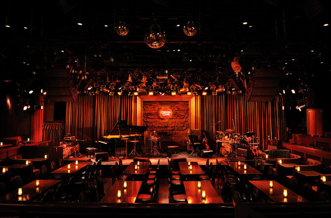 ジャズの魅力とは？独特なリズムで奏でられる大人の音楽に触れるバイセル公式高価買取なら東証上場のバイセルへ