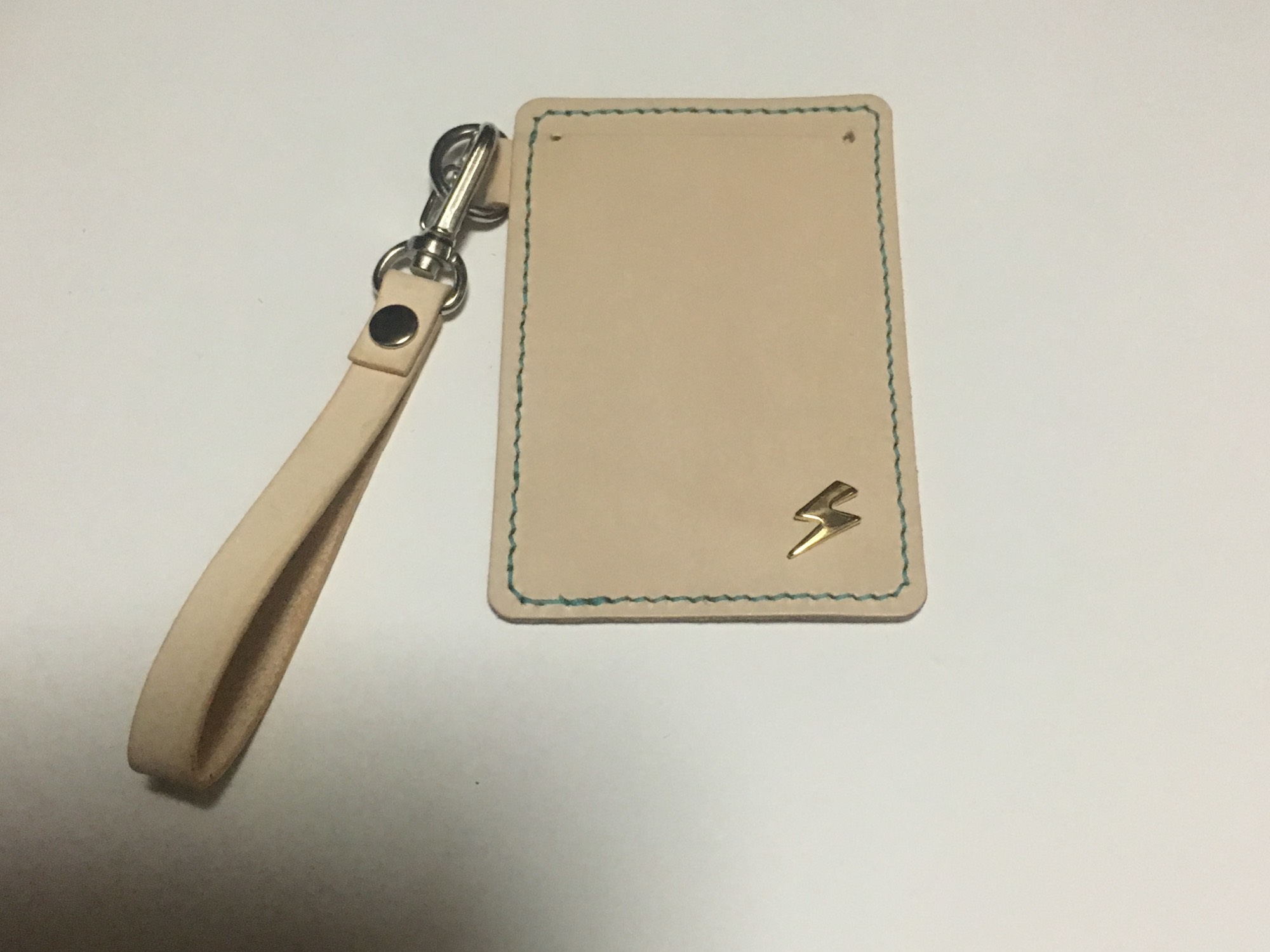 メッシュレザーカードケース 名刺入れ パスケース 免許証 手作り 革 プレゼント 編込み ハンドメイド ブラック チョコ ブラウン レッド