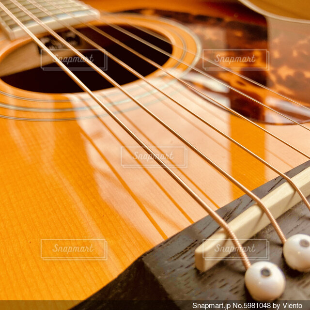 ギター カポタスト アコギ エレキ クラシック 頑丈 軽量 丈夫 簡単 亜鉛合金 おしゃれ 人気 おすすめ 安全 ウクレレ シリコン コンパクト キー弦 初心者 : Lanctuary - 通販 - Yahoo!ショッピング