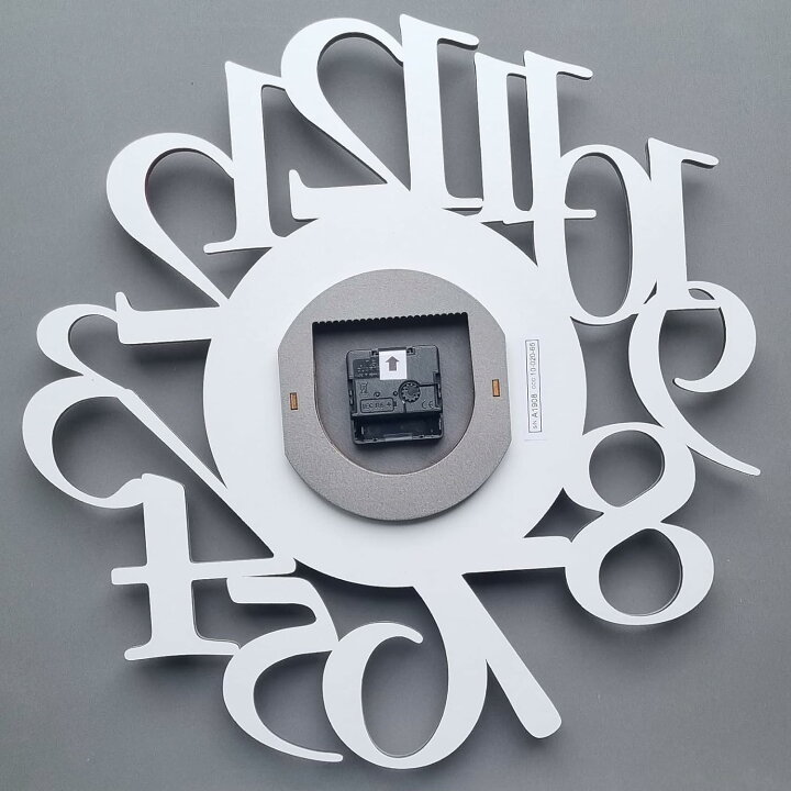 壁掛け時計 DUE95 34x34cmのイタリアンデザイン。カレアデザインによるイタリア製。ファイアリーレッドホーム＆キッチン