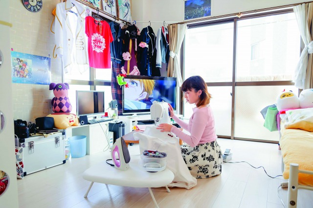 リラックマたちが住むアパートを再現！『リラックマとカオルさん』展開催 こま撮り撮影セットや限定グッズが満載オタ女