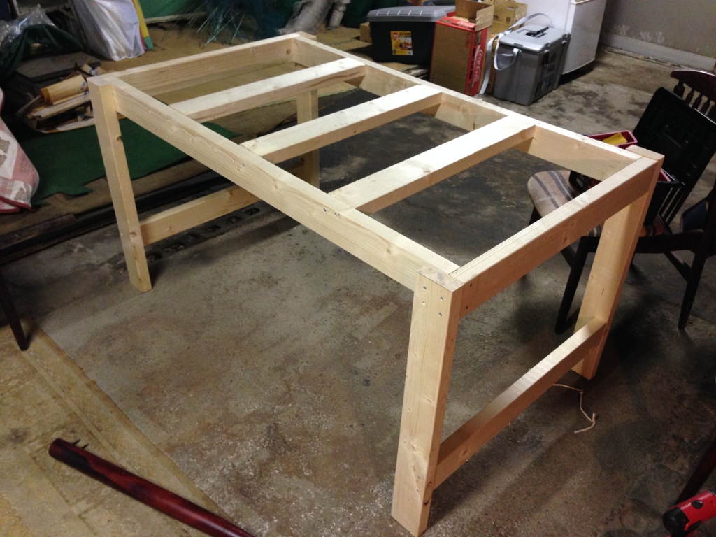 作業台DIY 予算1000円⁉で作るコンパクト万能作業台の作り方をご紹介