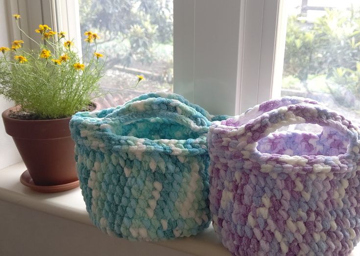 May ✼̥ メイ2025.5.9 Fri. ✿ ⁡ ⁡ ミニくまキーホルダー♡ ⁡ モールヤーンのもふもふむちむち感がたまらん ⌯˃̶᷄ ⁻̫˂̶᷄⌯ ♡ ラメ入りでさらに可愛いくなるෆ˚* ⁡ ⁡ ┈ 𝕋𝕙𝕒𝕟𝕜 𝕪𝕠𝕦.︎ ┈ ⁡ いつも見ていただき ありがとうございますꕤ︎︎·͜·Instagram