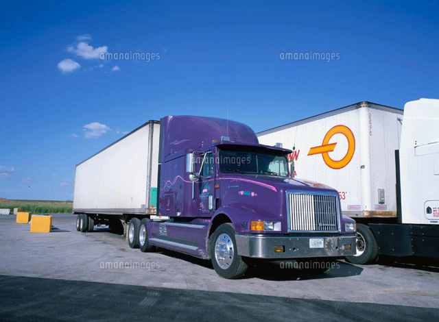 トラック - 商用利用可能な写真素材・イラスト素材ならストックフォトの定額制ペイレスイメージズ