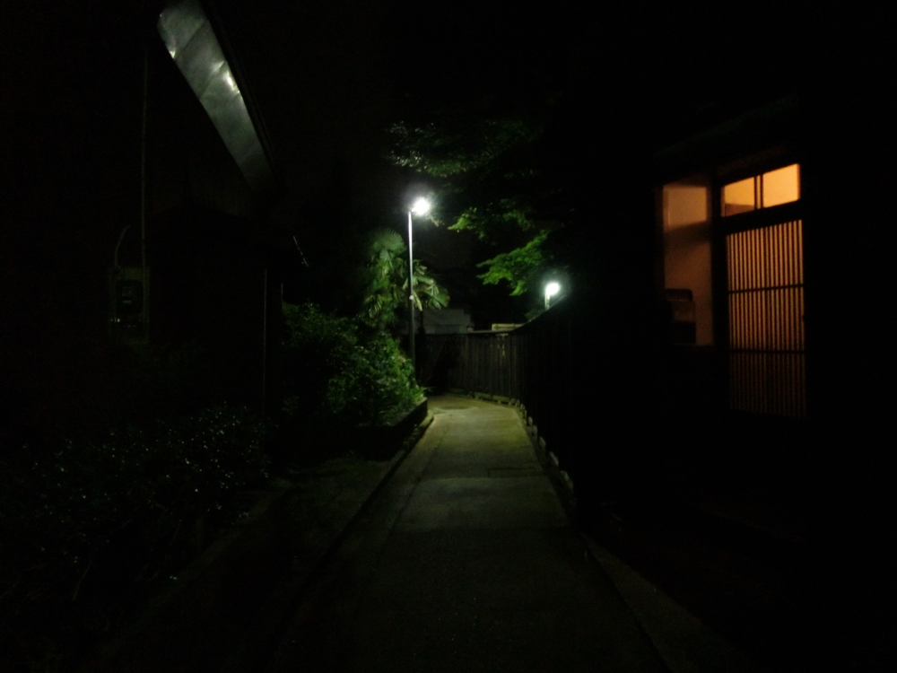 □暗い写真を明るく補正するにはスタジオグラフィックス