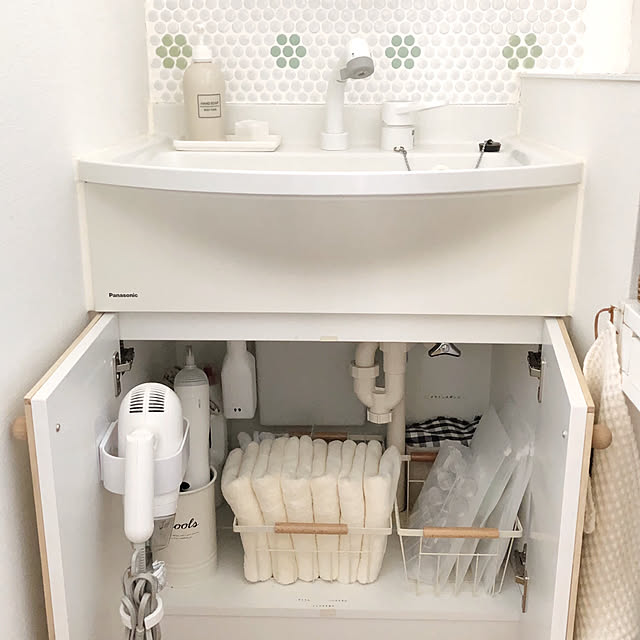 dショッピング 山崎実業 ドライヤーホルダー ボーテス4903208075817 ドライヤー収納 ホワイト ドライヤー 収納 ホルダー 扉引っ掛け ぶら下げ ドライヤー置き ドライヤースタンド コード収納 洗面台 収納グッズブラックカテゴリ：バス用品 その他の販売