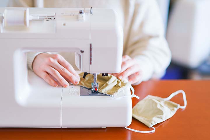 色塗りできるミシンのイラストぬれよん-ぬれるフリーイラスト